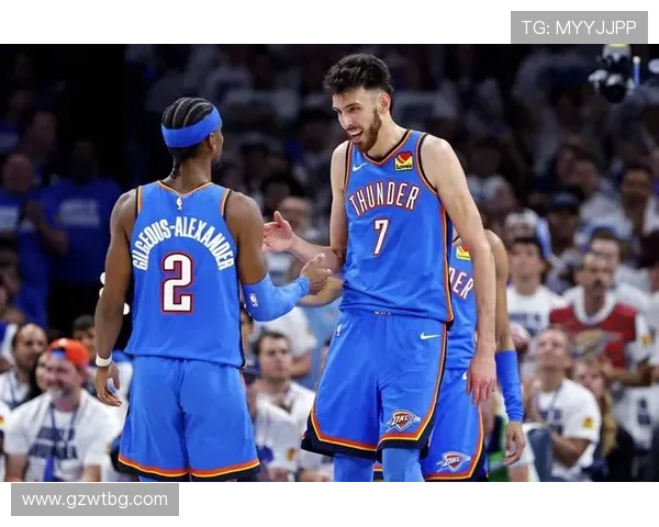 布克三节高效表现斩获24分7助攻正负值22助球队取得领先