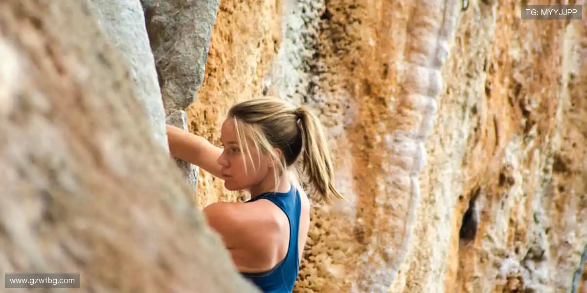 📱实时弹幕,全球球迷在线狂欢!💬